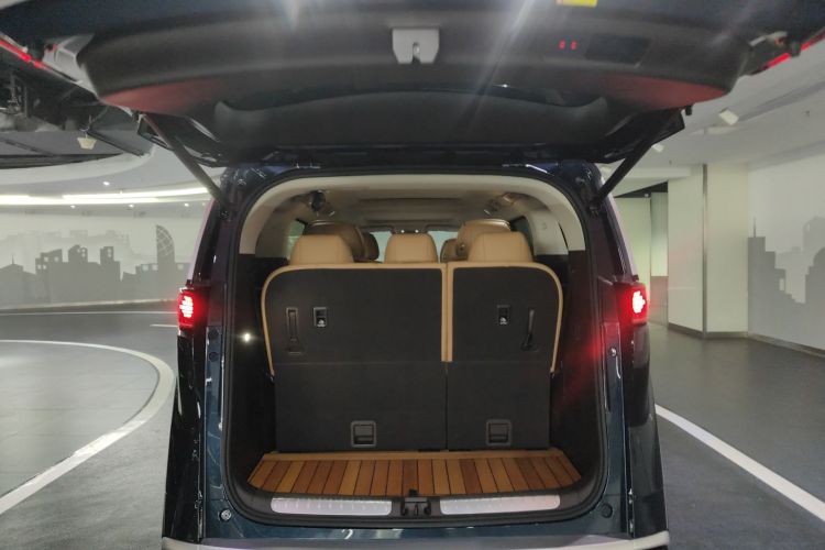 腾势D9 2024款 DM-i 980 四驱尊贵型机舱底盘23