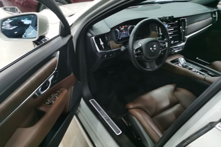沃尔沃S90 2021款 B5 智远豪华版中控内饰20