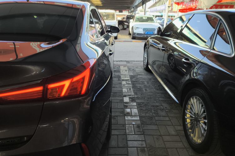 长安 逸动 2022款 PLUS 1.6L GDI CVT豪华型车身外观9