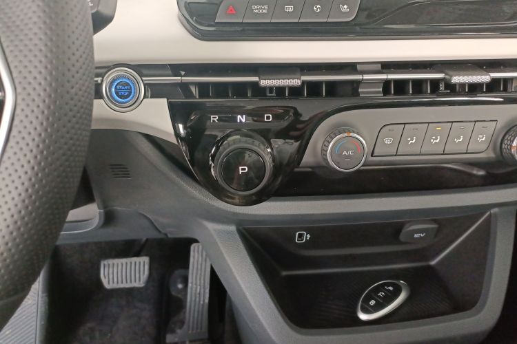 奔腾NAT 2023款 PRO 悦享出行版 425km中控内饰18