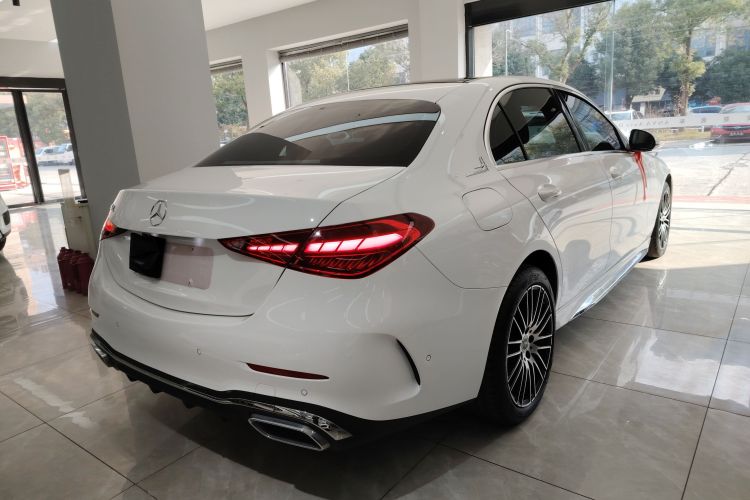 奔驰C级 2024款 改款 C 260 L 运动版车身外观7