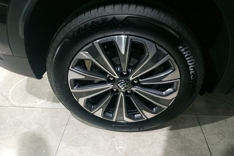 别克 昂科威 2025款 25T 进享白金版车身外观6008