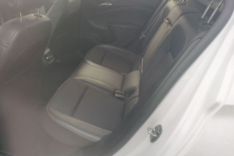 别克 威朗 2016款 两厢 15S 自动领先型中控内饰7004