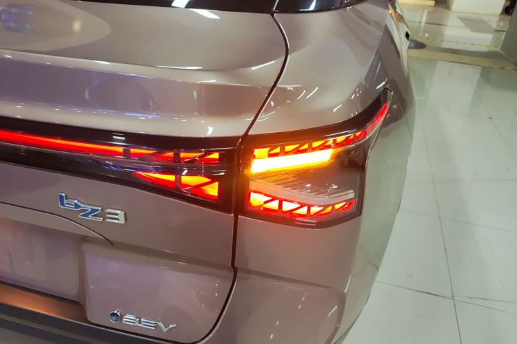 丰田bZ3 2023款 616km 长续航Premium车身外观9