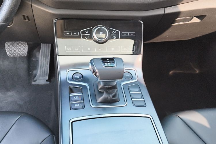 红旗H5 2020款 1.5T DCT旗悦版中控内饰18