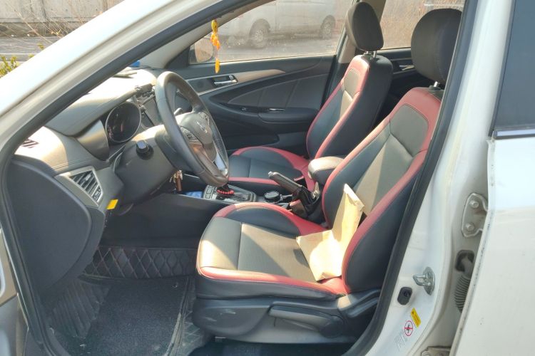 长安 逸动 2015款 1.6L 自动俊酷型 国V局部细节19