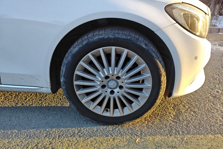 奔驰C级 2015款 改款 C 200 L车身外观10