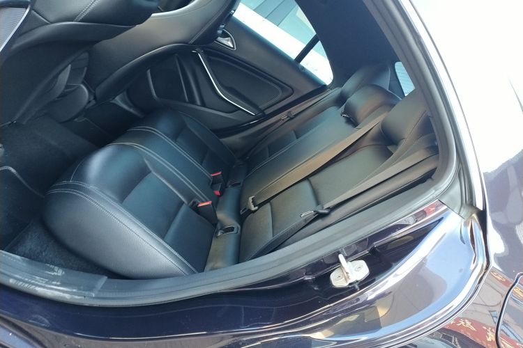 奔驰CLA 2016款 CLA 200 时尚型中控内饰7004