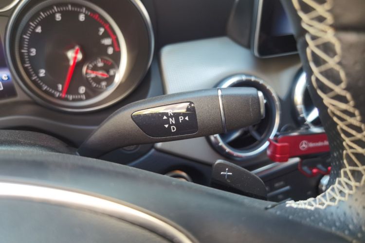 奔驰CLA 2018款 CLA 200 动感型局部细节18