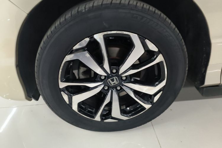 本田UR-V 2017款 240TURBO 两驱豪华版 国V车身外观6001