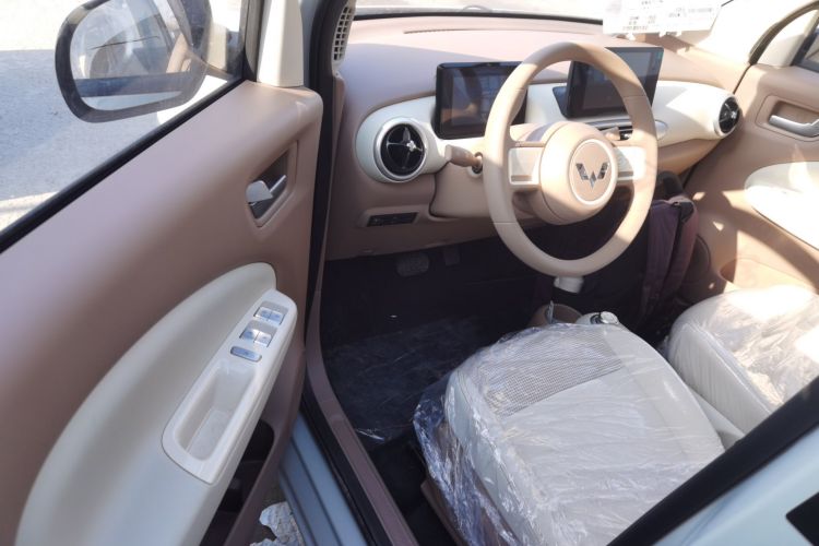 五菱汽车 宏光MINIEV 2025款 四门版 臻享+款中控内饰20