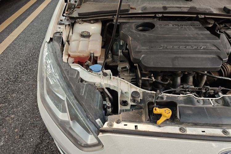 福特 福睿斯 2017款 幸福版 1.5L 自动时尚型局部细节9006