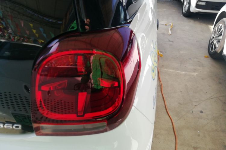 荣威 科莱威CLEVER 2022款 311km元气啵啵版车身外观9