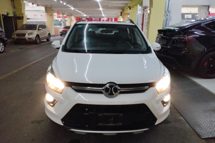 北京汽车 绅宝X25 2015款 1.5L 手动精英型车身外观2