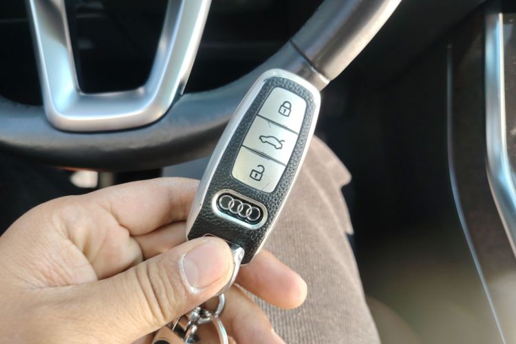 奥迪Q7 2022款 55 TFSI quattro S line运动型中控内饰11