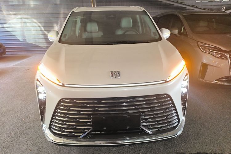 别克GL8 2025款 陆尊 尊享版车身外观6001