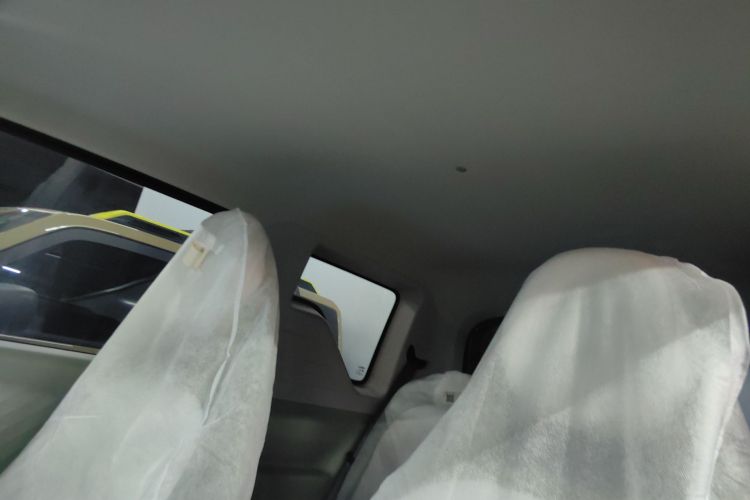 吉利银河 2025款 210km 熊猫卡丁中控内饰22