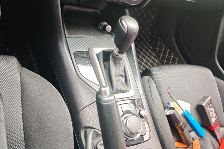 马自达3 昂克赛拉 2019款 云控版 三厢 1.5L 自动舒适型 国VI中控内饰18