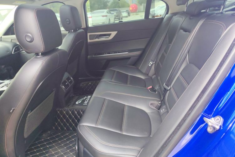 捷豹XEL 2018款 2.0T 200PS 豪华版中控内饰21