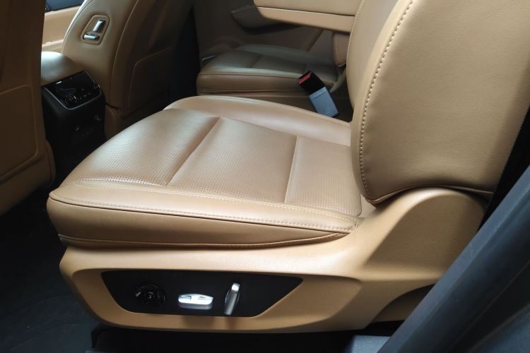 理想汽车 理想ONE 2021款 增程6座版中控内饰21