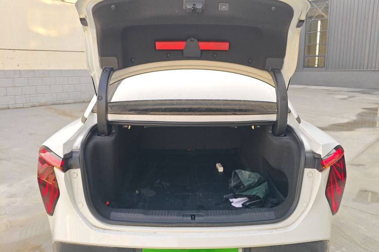 红旗EH7 2024款 690 Pro机舱底盘23