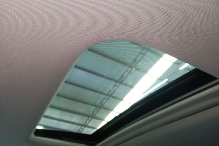 吉利几何E萤火虫 2022款 401KM 玲珑虎 4座中控内饰22