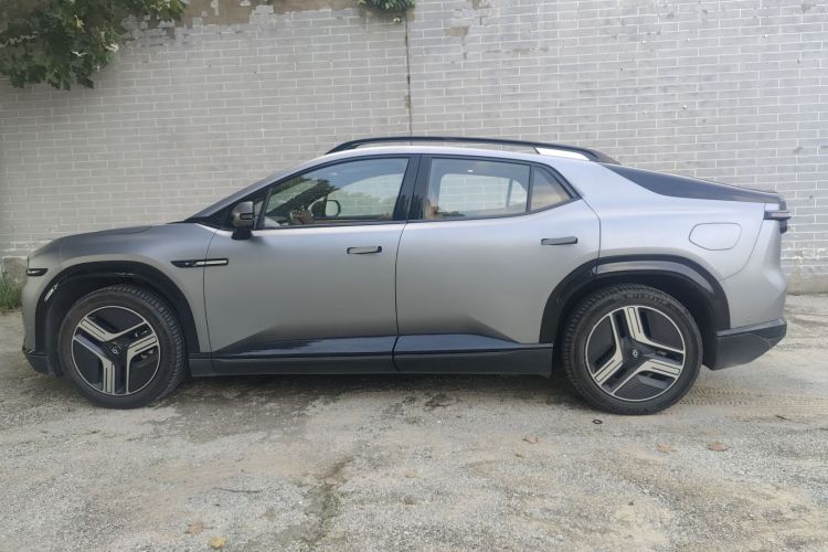 长安启源E07 2025款 纯电 四驱 90kWh Max智驾版车身外观4