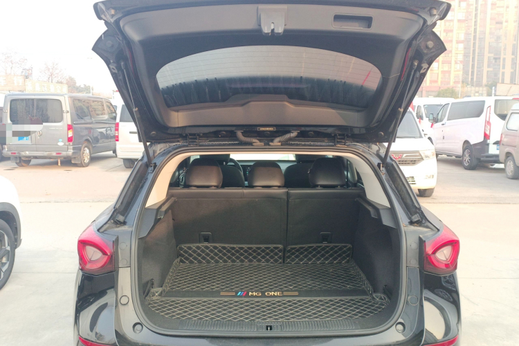 名爵 MG ONE 2022款 α-数智运动系列 1.5T 初创版机舱底盘23