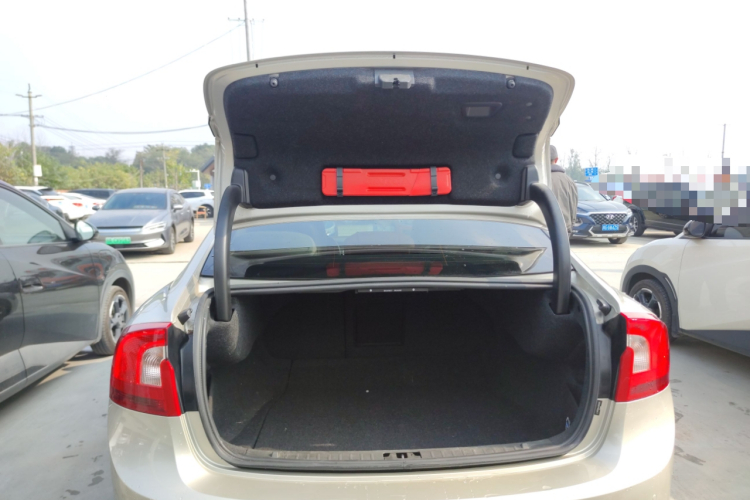 沃尔沃S60 2018款 S60L T3 智进进取版机舱底盘23