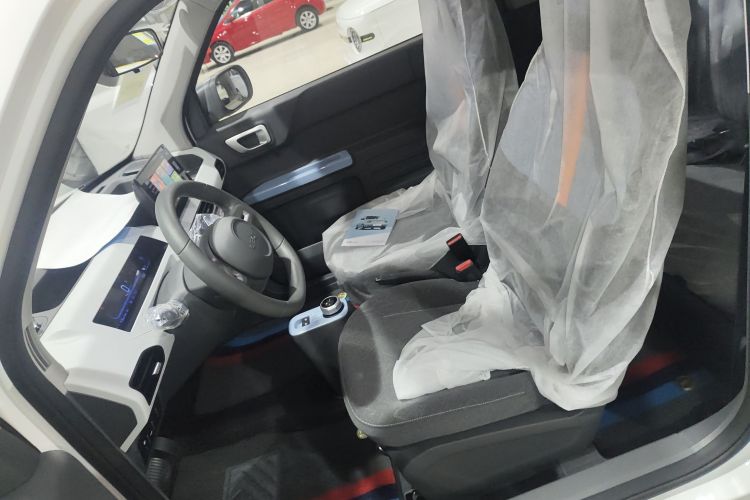 吉利银河 2024款 熊猫mini 200km 耐力熊中控内饰19