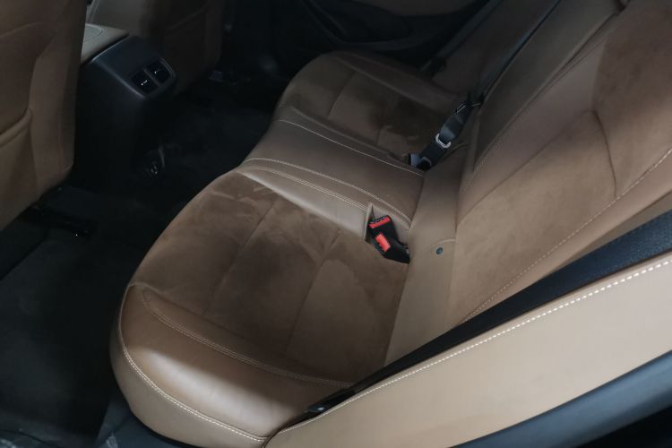 别克 君威 2023款 552T 智享型中控内饰21