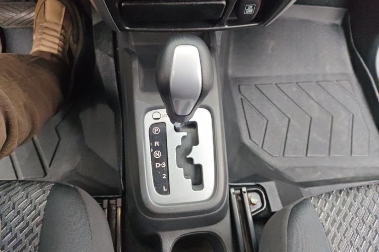 铃木 吉姆尼 2015款 1.3 AT JLX中控内饰18