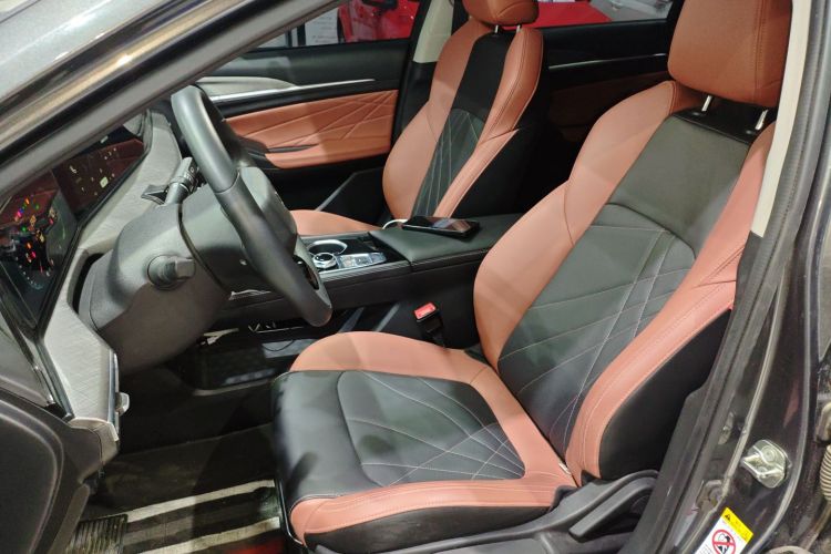 长安 逸动 2024款 PLUS 蓝鲸NE 1.4T GDI DCT高能版局部细节19