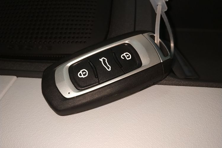 吉利银河 2024款 熊猫mini 200km 耐力熊中控内饰7001