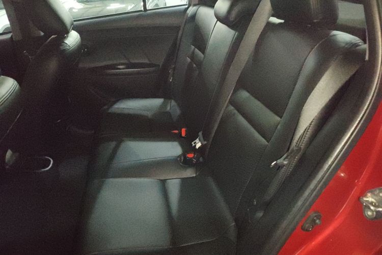 丰田 YARiS L 致炫 2016款 改款 1.5G CVT炫动版中控内饰7004