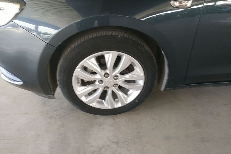 别克 英朗 2021款 改款 典范 1.5L 自动精英型车身外观6007