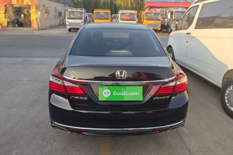 本田 雅阁 2016款 2.0L 精英版车身外观6