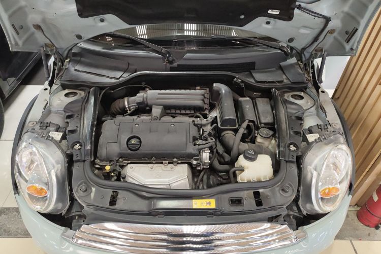 MINI 2011款 1.6L ONE机舱底盘24