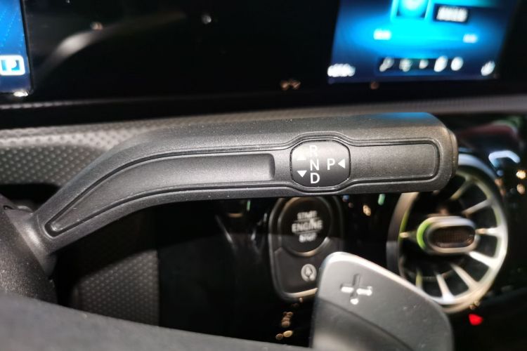 奔驰A级 2020款 A 180 L 运动轿车局部细节18