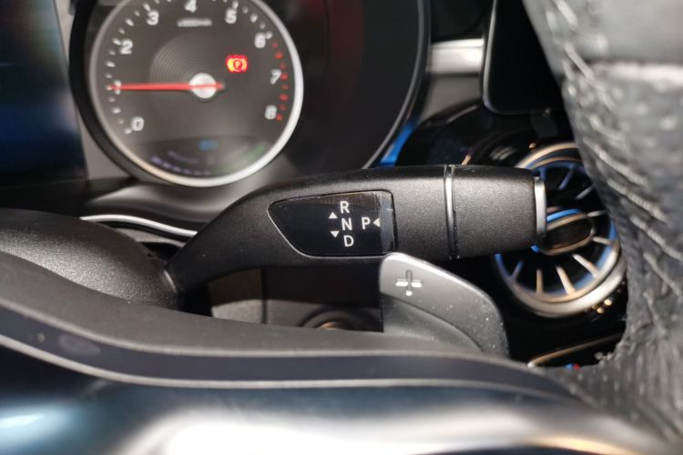 奔驰C级 2019款 C 260 运动版局部细节18