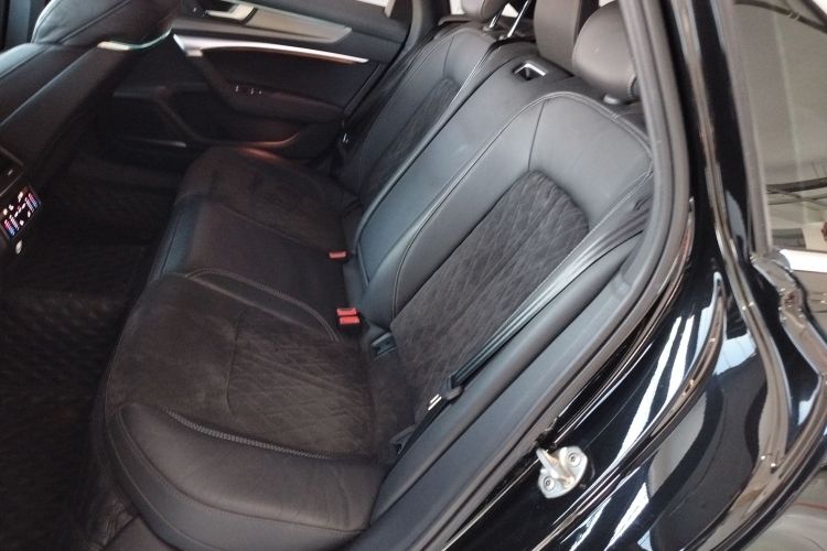 奥迪A6L 2021款 55 TFSI quattro 尊享动感型中控内饰21