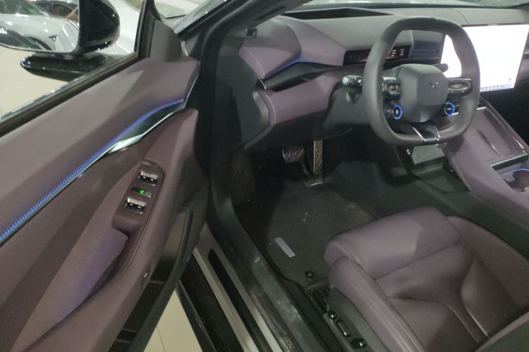 小鹏P7 2025款 702 长续航 Ultra中控内饰20