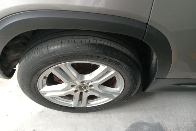 奔驰GLB 2020款 改款 GLB 200 动感型车身外观56