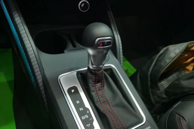 奥迪Q2L 2023款 35TFSI 进取动感型中控内饰18