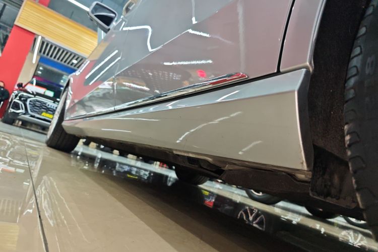 奔驰E级 2014款 E 260 L 豪华型局部细节9002