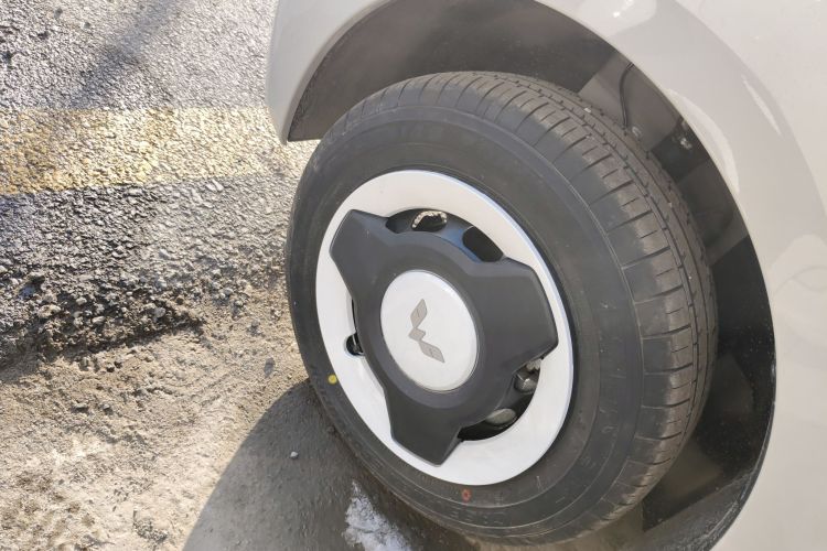 五菱汽车 宏光MINIEV 2024款 第三代 215km 青春版车身外观6007