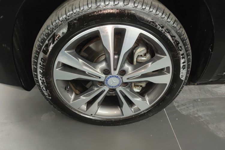 奔驰V级 2016款 V 260 领航版车身外观6001