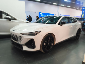 长安UNI-V 智电iDD 2023款  智电iDD 1.5T 113km智趣型