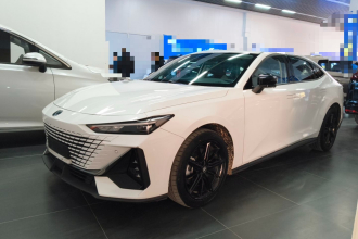 长安UNI-V 智电iDD 2023款  智电iDD 1.5T 113km智趣型