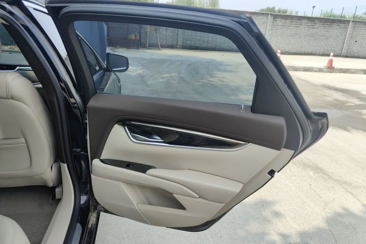 凯迪拉克XTS 2016款 28T 技术型中控内饰7006